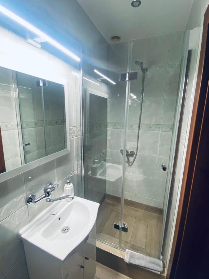 Agroturystyka U Agaty Checiny  Ngoại thất bức ảnh